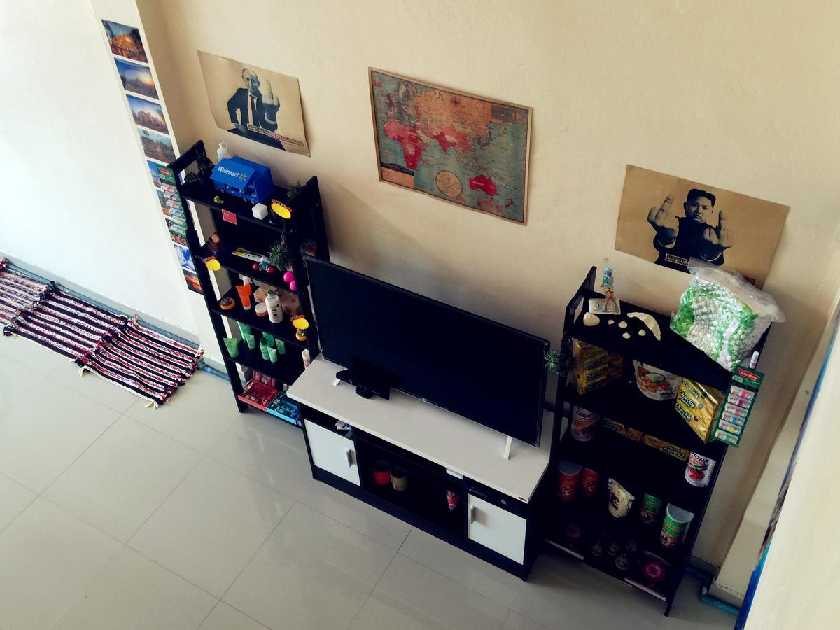Small Elephant Hostel Bangkok Bagian luar foto