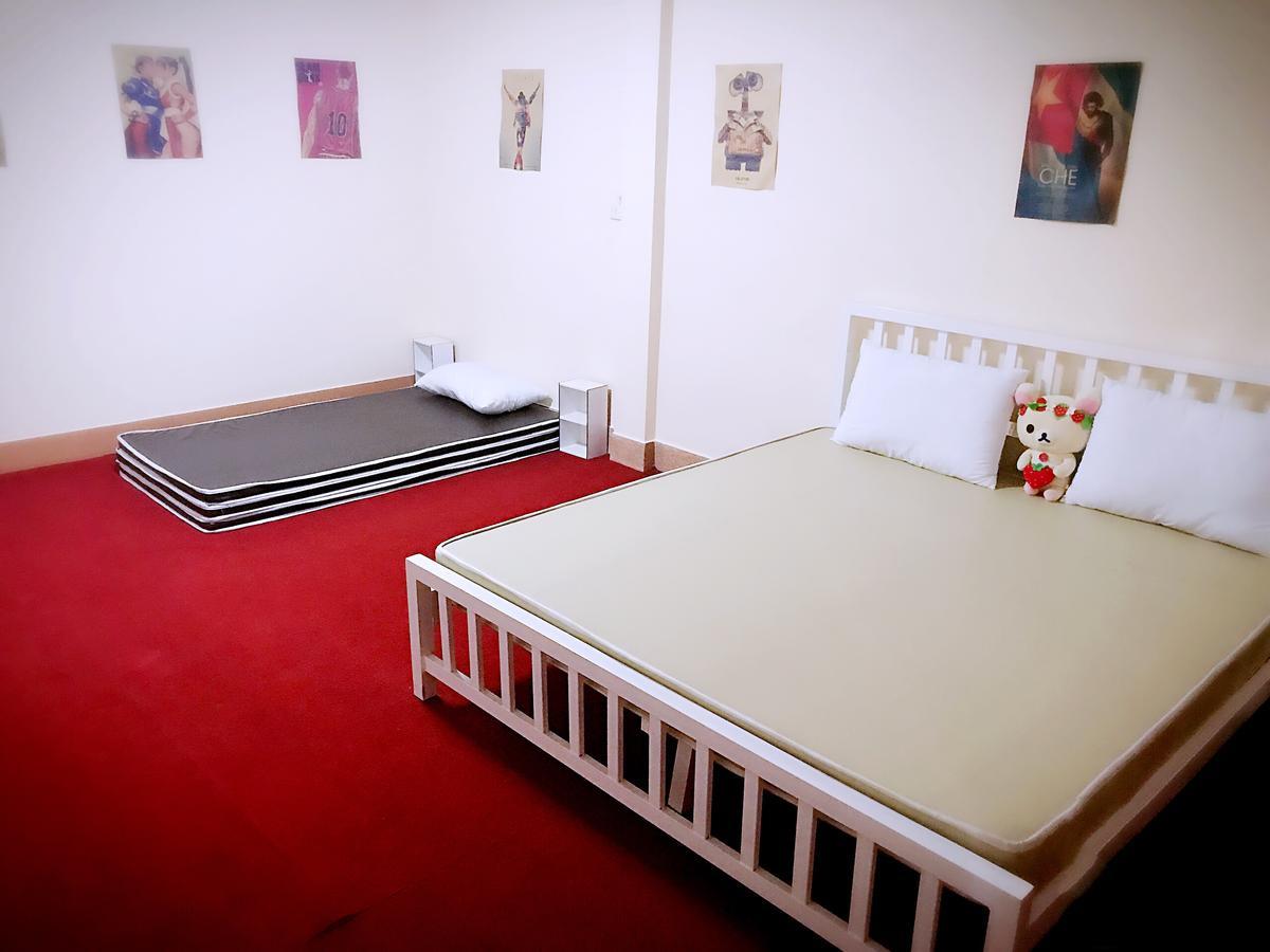 Small Elephant Hostel Bangkok Bagian luar foto